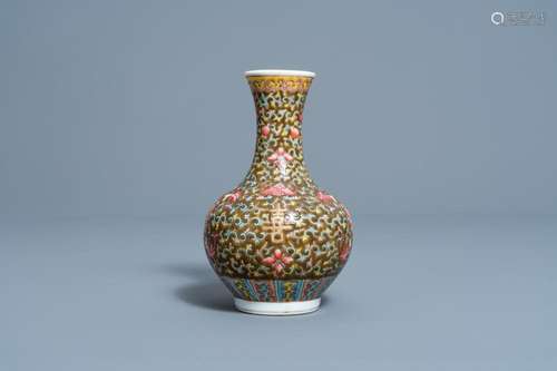 A CHINESE FAMILLE ROSE BROWN GROUND VASE WITH FLORAL DESIGN,...