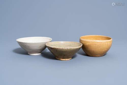 THREE CHINESE AND SOUTHEAST ASIAN MONOCHROME GLAZED BOWLS, S...