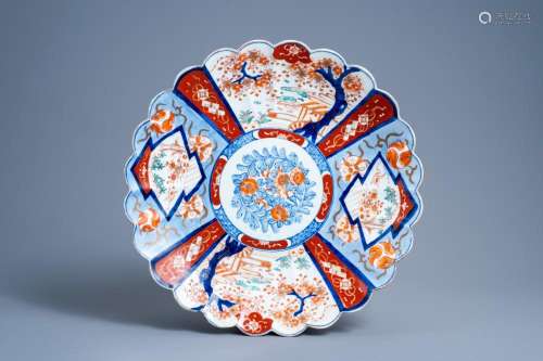 A LARGE JAPANESE LOBED IMARI CHARGER WITH FLORAL DESIGN, MEI...