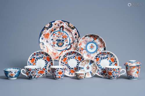 A VARIED COLLECTION OF JAPANESE IMARI PORCELAIN WITH FLORAL ...