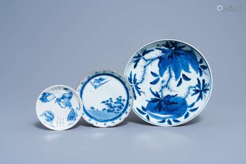 THREE VARIOUS JAPANESE BLUE AND WHITE PLATES, EDO/MEIJI, 18T...