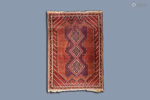 A PERSIAN AFSHAR RUG, WOOL ON COTTON, 19TH C.