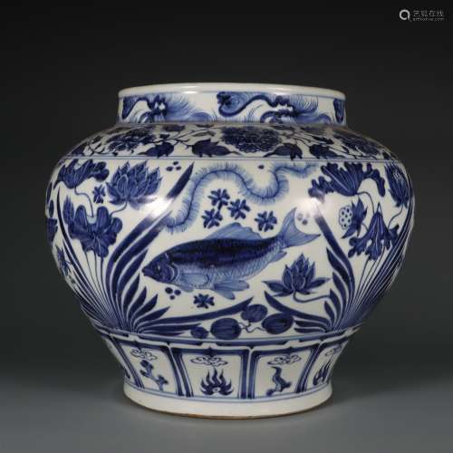 Blue and White Pot with the Pattern of Fish and Algal