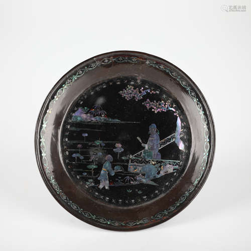 Chinese lacquer with shells plate, 17th century