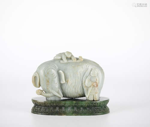 Chinese Hetian jade carved elephant, 18th century