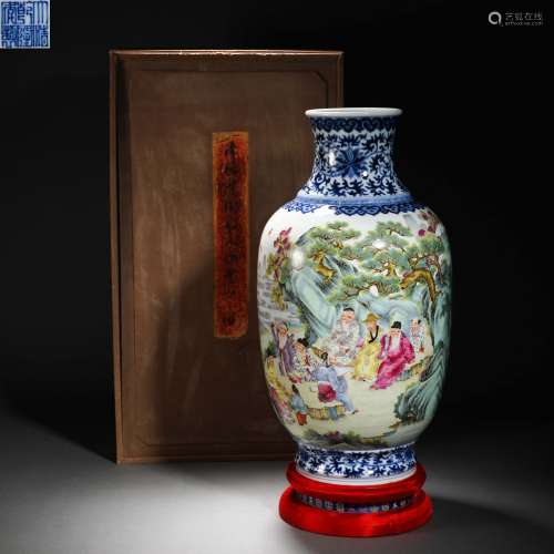 Qing Dynasty pastel flower vase