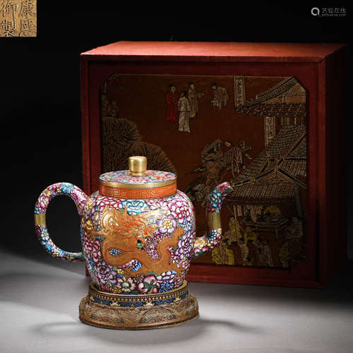 Qing Dynasty painted dragon pattern purple clay teapot