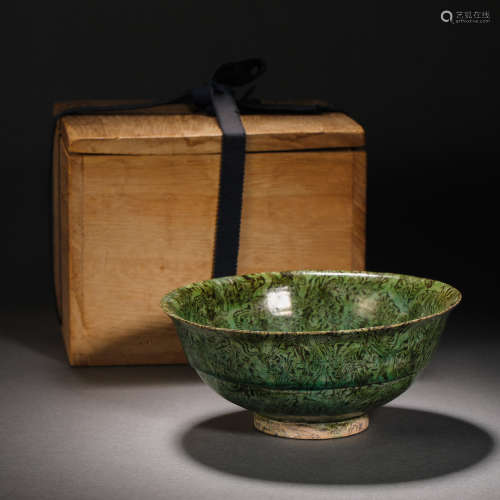 Song Dynasty green glazed bowl