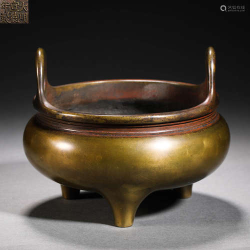 Ming Dynasty Bronze Binaural Furnace