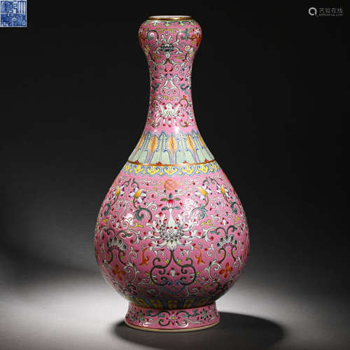 Qing Dynasty pastel flower bottle