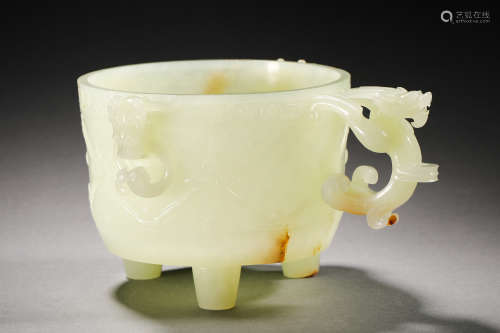 Qing Dynasty Hetian jade cup with dragon pattern