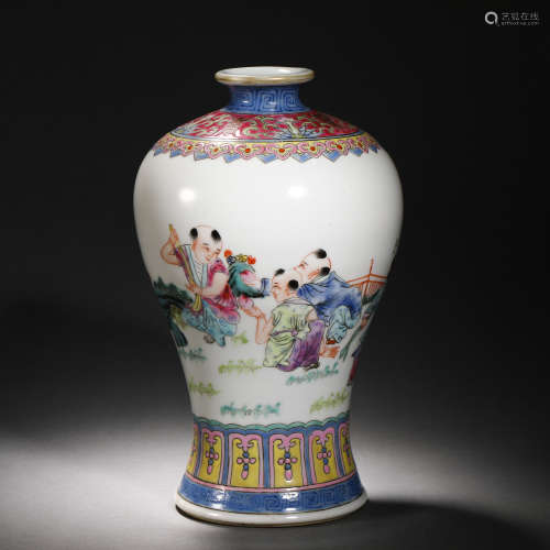 Qing Dynasty pastel character bottle