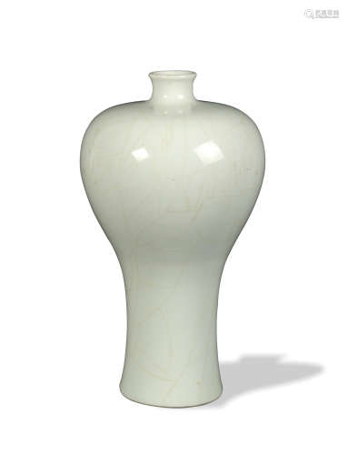 Chinese White-Glazed Meiping Vase, Republic