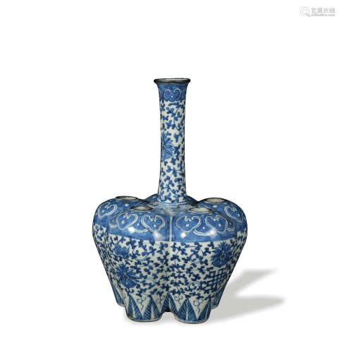 Chinese Blue and White Tulip Export Vase, Late 19th
