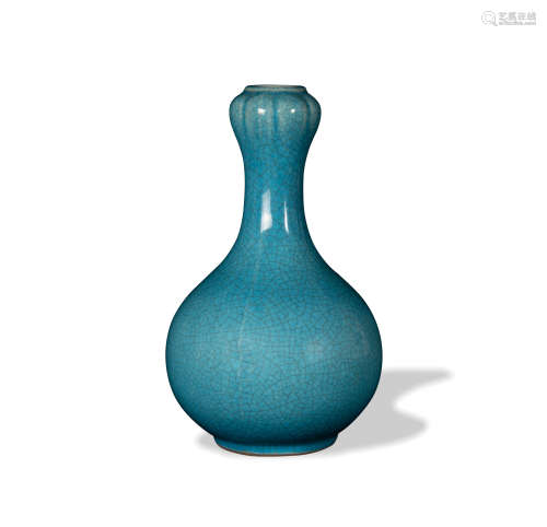 Chinese Blue Ge Glaze Garlic Head Vase, 19th Century