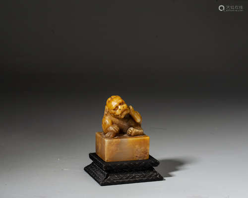 A CHINESE SOAPSTONE SEAL