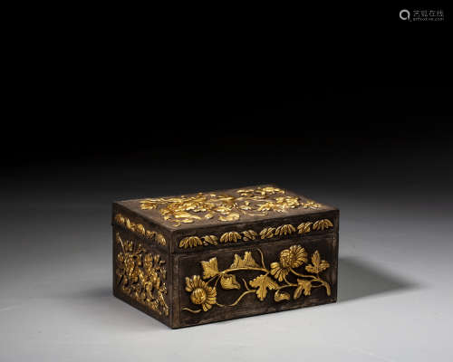 A CHINESE GILT-SILVER BOX