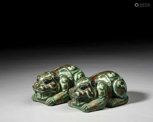 A PAIR OF ATURQUOISE-AND-GOLD-INLAID BRONZE PAPERWEIGHT