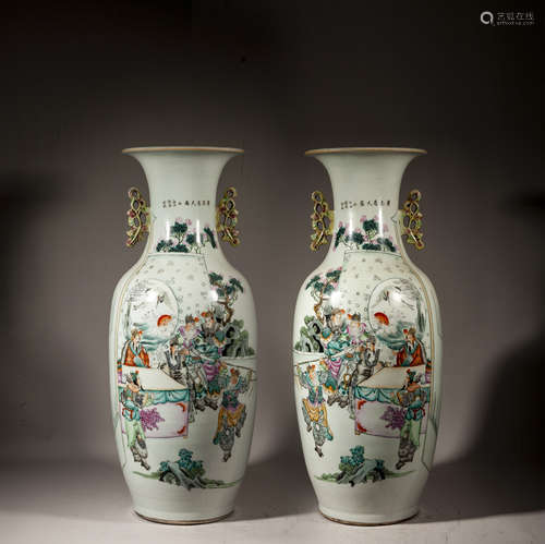 A PAIR OF CHINESE FAMILL-ROSE VASES,REPUBLIC PERIOD