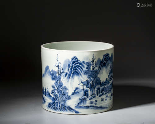 A CHINESE BLUE AND WHITE BRUSHPOT,QING DYNASTY