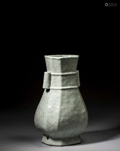 A GUANYAO VASE