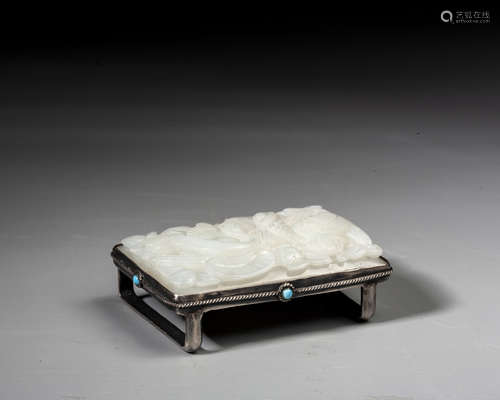 A CARVED WHITE JADE INLAID BELTHOOK