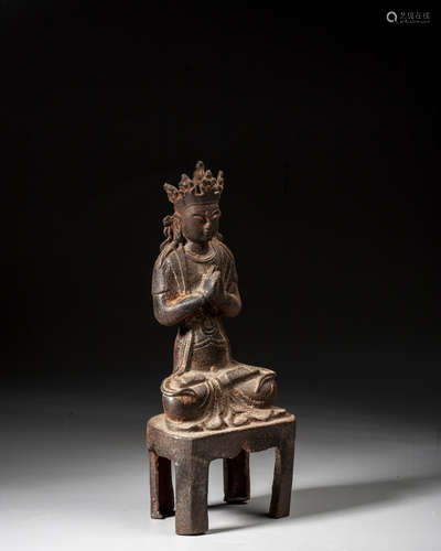 A BRONZE FIGURE OF GUANYIN