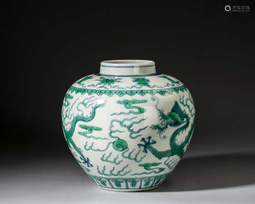 A CHINESE DOUCAI GREEN DRAGON JAR,QING DYNASTY