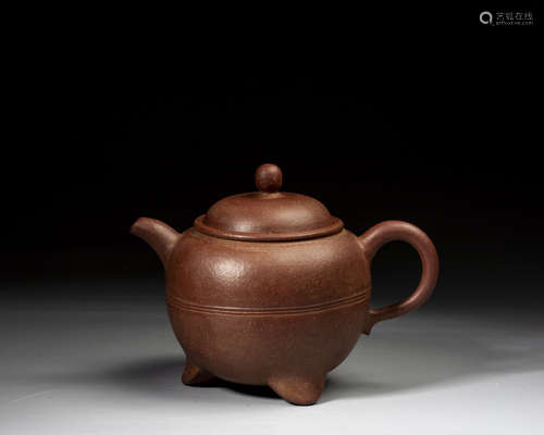 A CHINESE ZISHA TEAPOT BY CHEN MINGYUAN