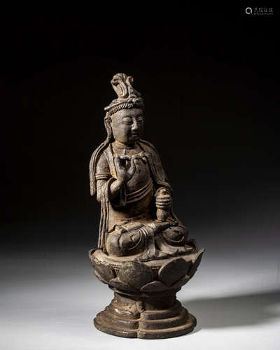 A BRONZE FIGURE OF GUANYIN