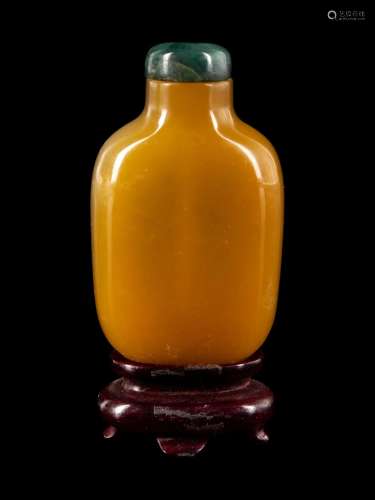A Chinese Yellow Agate Snuff Bottle Height of bottle 2 1/8 i...