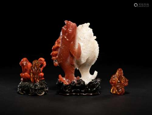 Two Chinese Amber Carvings and An Agate Carving of Double Fi...