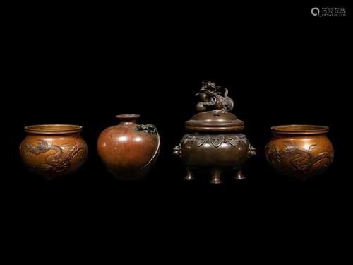 Four Japanese Bronze Articles Height of largest 5 1/2 in., 1...