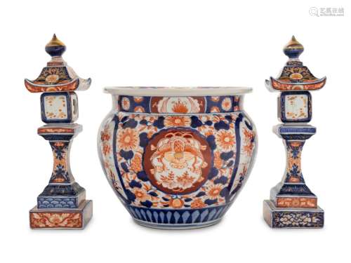 Three Japanese Imari Porcelain Articles Height of taller 12 ...