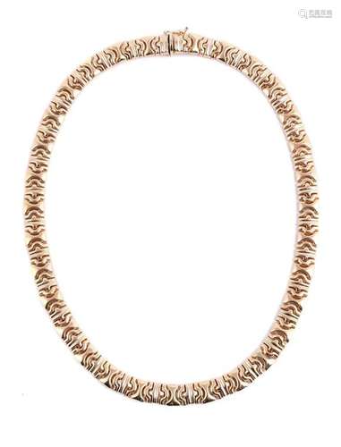 AN ITALIAN COLLAR NECKLACE