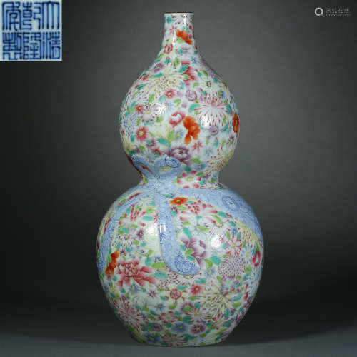 Qing Dynasty,Famille Rose Gourd Bottle