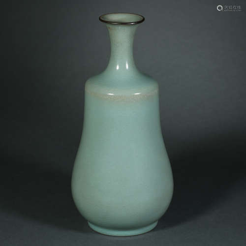 Song Dynasty, Ru Kiln Long-necked Bottle