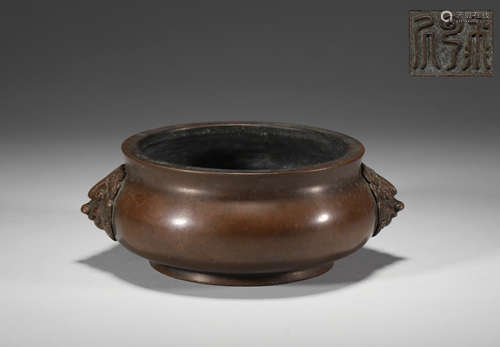 Qing dynasty fine bronze double lion ear furnace