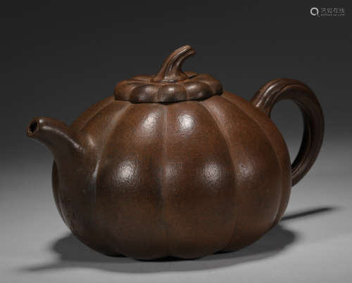 Gourd shaped purple sand pot from the Qing Dynasty