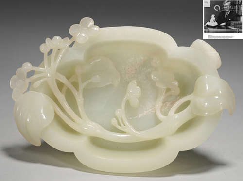 Qing Dynasty Hetian jade flower pattern wash