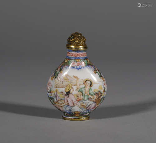 18th century enamelled figure snuff bottle