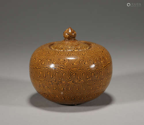 Twisted glaze lid box of Song Dynasty China