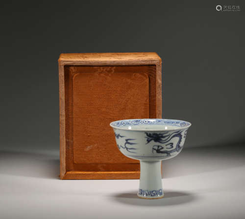Ming dynasty blue and white cup with high foot