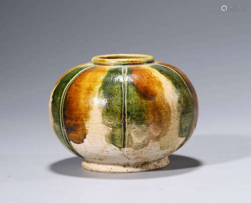 Small pot of Tri-colored glazed pottery of the Tang Dynasty