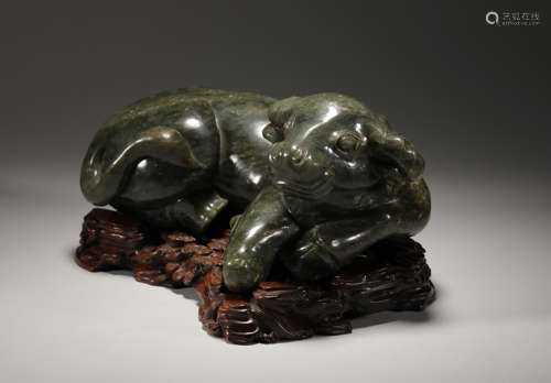 Jade recumbent cattle ornaments in Hetian of the Qing Dynast...