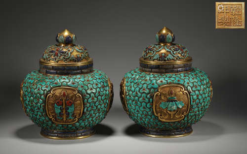 Gold-inlaid pine stone vase from the Qing Dynasty in 18th ce...