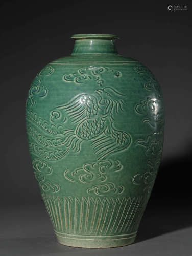 Jizhou kiln green glaze yunfeng pattern plum bottle