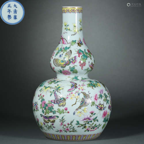 Qing Dynasty,Famille Rose Gourd Bottle