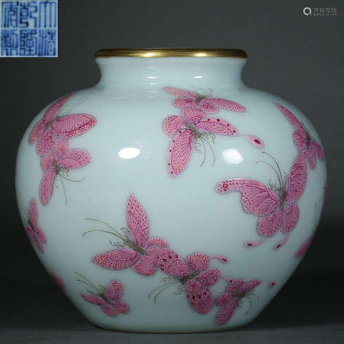 Qing Dynasty,Famille Rose Butterfly Pattern Jar
