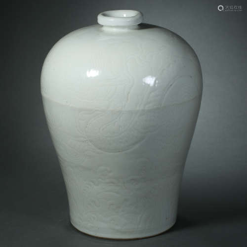 Ming Dynasty,Sweet White Glaze Dragon Pattern Prunus Vase